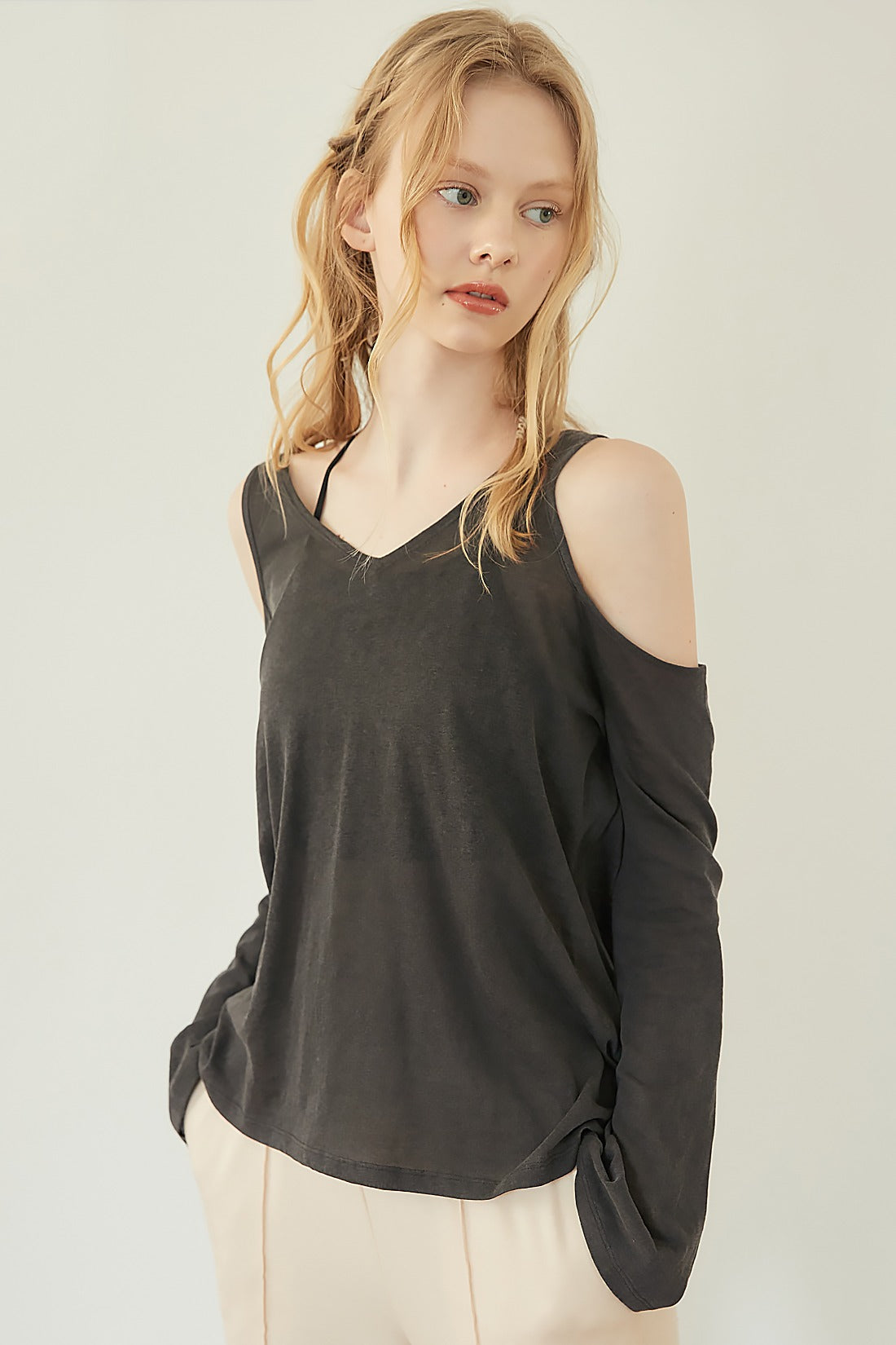 Ria Cutout Tee